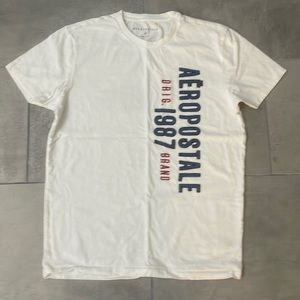 aéropostale vertical logo graphic tee